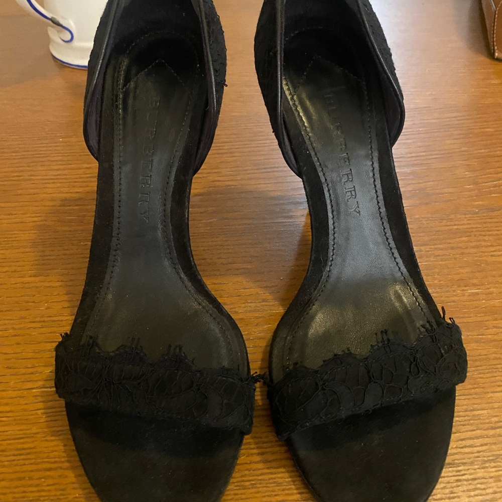Burberry Black Heels Elegant Versatile Design